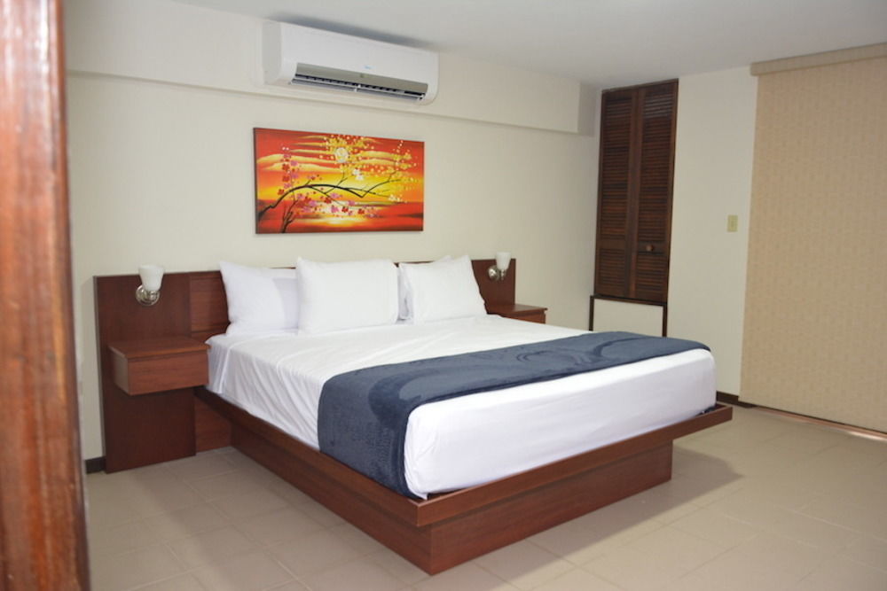 הומאסאו The Plaza Suites מראה חיצוני תמונה