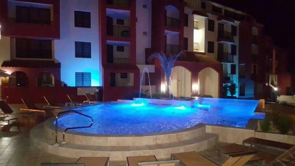 הומאסאו The Plaza Suites מראה חיצוני תמונה